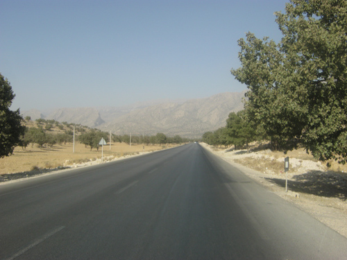 مطالعات باند دوم محور کازرون- پل آبگینه- بورنجان (کازرون – شیراز)